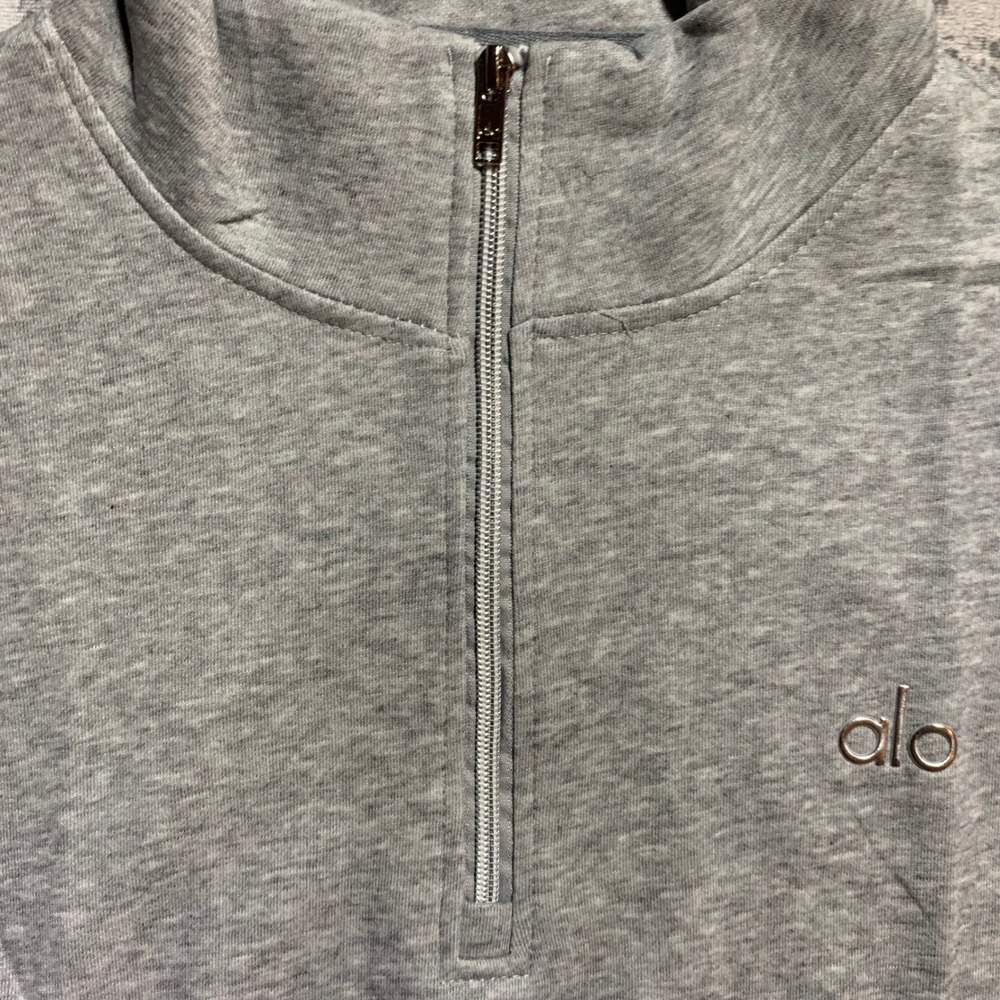 Alo Yoga Grey Heather Quarter Zip Pullover and Open Leg Sweatpants Set Medium - Picture 4 of 11